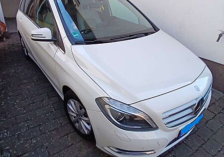 Mercedes-Benz B 200 Scheckheft gepflegt, sehr guter Zustand