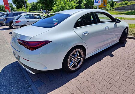 Mercedes-Benz CLA 200 Coupe, 7G-DCT AMG Line, AHK, Kamera, top