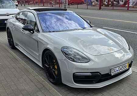 Porsche Panamera Turbo