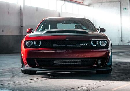 Dodge Challenger srt demon hellcat