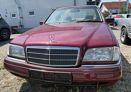 Mercedes-Benz C 180 Elegance