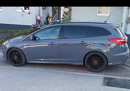 Ford Focus Turnier 2.0 TDCi Aut.ST