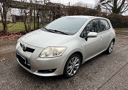 Toyota Auris 2.0 D-4D Luna