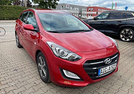 Hyundai i30 cw Trend blue