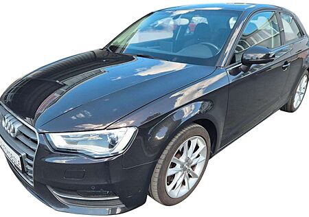 Audi A3 ambition* CAM*Navi*PDC*SHZ*MFL*BI Xenon