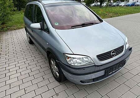 Opel Zafira 2.2 16V Elegance