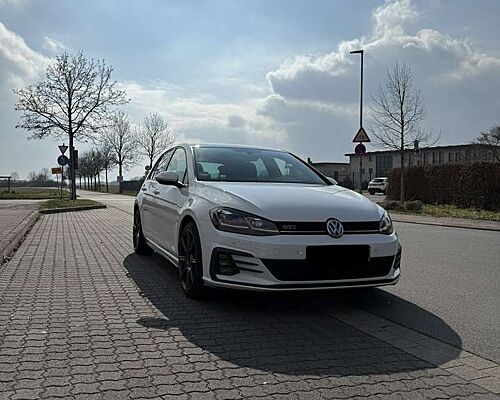 Volkswagen Golf GTI (BlueMotion Technology) DSG Performance