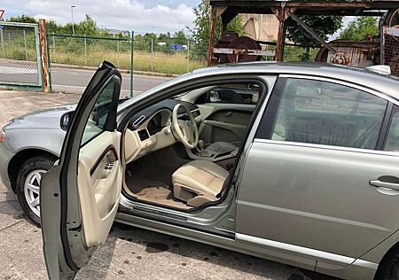 Volvo S80 2.5T Momentum