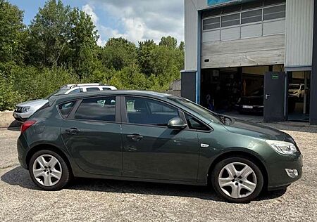 Opel Astra J Lim. 5-trg. Design Edition