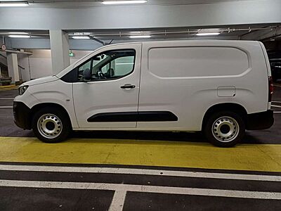 Peugeot Partner Premium1.5*L2 Kamera*Navi*AHK*3Sitze*PDC