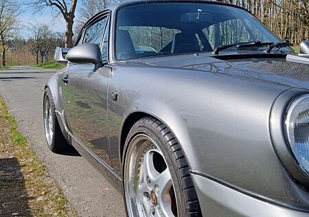 Porsche 911 Carrera