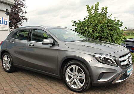 Mercedes-Benz GLA 200 Urban Automatik Pano Navi Xenon