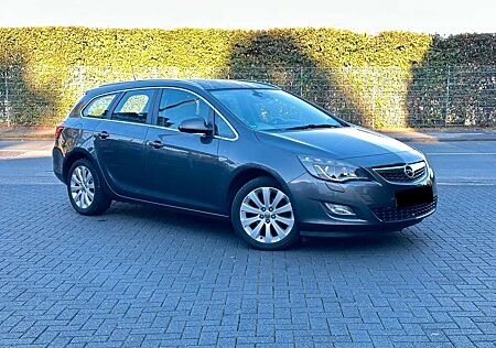 Opel Astra J Sports Tourer Innovation BiXenon-Klima-