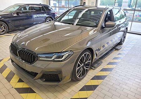 BMW 540 d xDRIVE TOURING M SPORT SHADOW/ACC/PANO/HuD