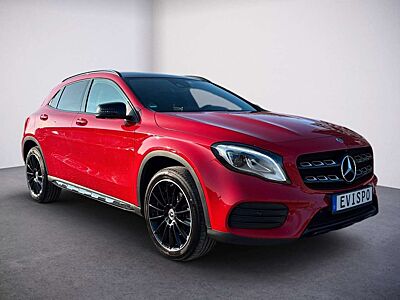Mercedes-Benz GLA 220 4Matic*AMG*PANO*LED*