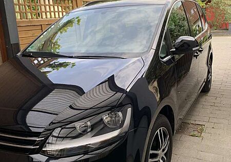 VW Sharan Volkswagen Comfortline 1.4 TSI DSG BMT 7-Sitzer Navi SHZG