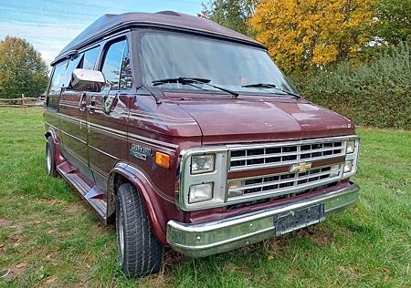 Chevrolet Chevy Van Starcraft