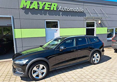 Volvo V60 Cross Country Pro AWD
