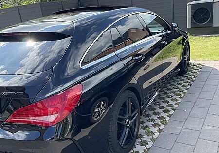 Mercedes-Benz CLA 220 Shooting Brake AMG Line
