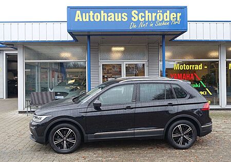 VW Tiguan Volkswagen Active / Automatik/ AHK schwenkbar