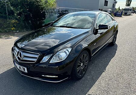 Mercedes-Benz E 200 CGI CoupeBlueEFFICIENCY Automatik Avantgarde