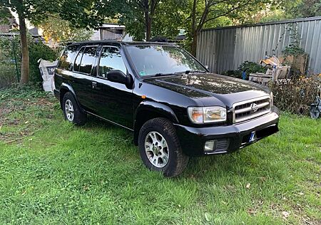 Nissan Pathfinder 3.5 V6 Automatik mit Gasanlage u AHK