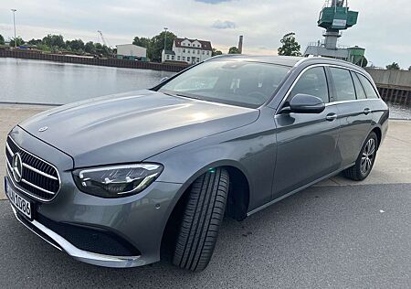 Mercedes-Benz E 220 d T 9G-TRONICAvantgarde