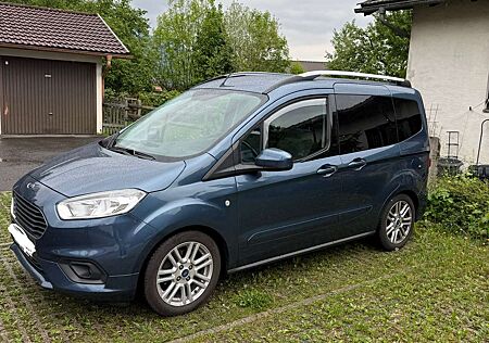 Ford Tourneo Courier 1.5 TDCi Titanium
