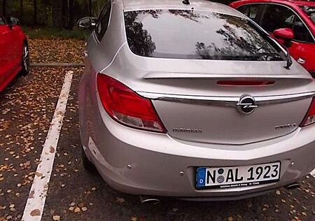 Opel Insignia +2.0+Turbo+4x4Cosmo