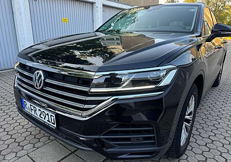 VW Touareg Volkswagen 4Motion 3.0 TDI LUFTFAHRWERK LEDER Unfallfrei