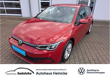 VW Golf Volkswagen VIII LIFE 1.0 eTSI DSG 1,99% LED NAVI ACC APP u.v