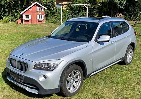 BMW X1 18 d sDrive/Automatik/AHK/Navi/Xenon/Panorama