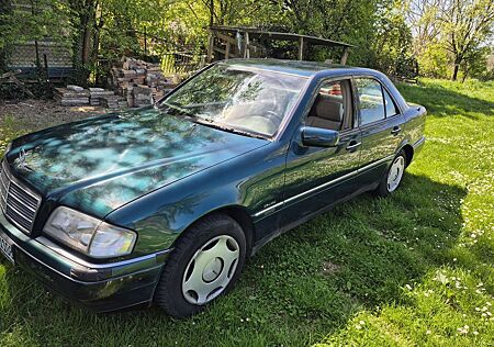 Mercedes-Benz C 200 Elegance
