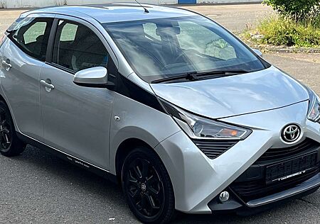 Toyota Aygo x-play connect-kamera-Tüv Neu