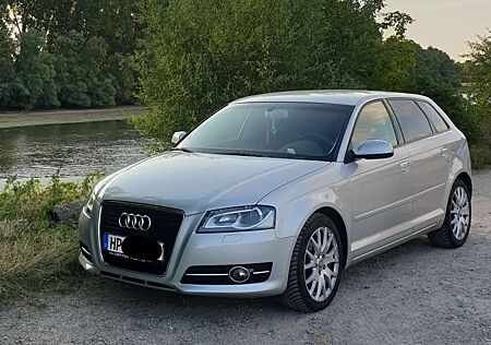 Audi A3 2.0 TDI DPF S tronic Ambiente