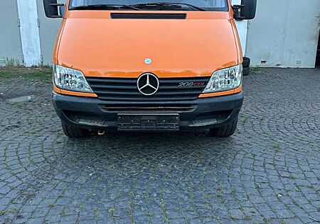 Mercedes-Benz Sprinter 208 CDI 902.672