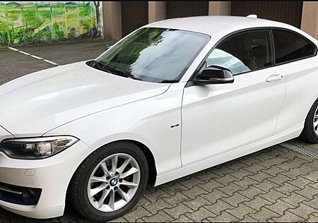 BMW 220d 220 2er Coupe Diesel Coupe Sport Line