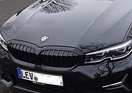 BMW 320i 320 Aut. Luxury Line*Pano*Leder*Navi* Tempo.....