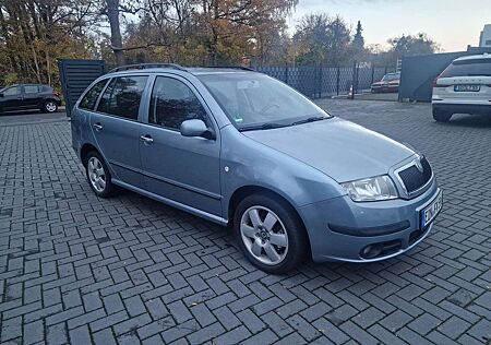 Skoda Fabia Combi 1.4 16V Combi Automatik Elegance