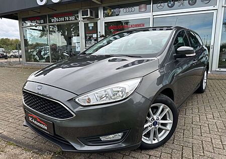 Ford Focus Turnier*KLIMAAUTOMATIK*ALU**8250TKM*1-HAND