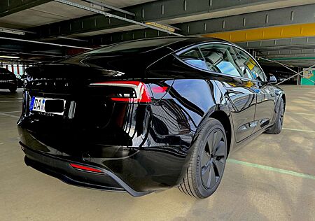 Tesla Model 3 Highland schwarz/schwarz RWD Hinterradantrieb