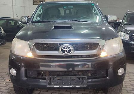 Toyota Hilux 4 Doors Automatic