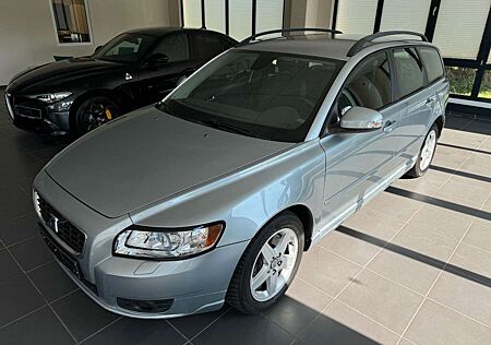 Volvo V50 Kombi 2.0 D Momentum Behindertengerecht