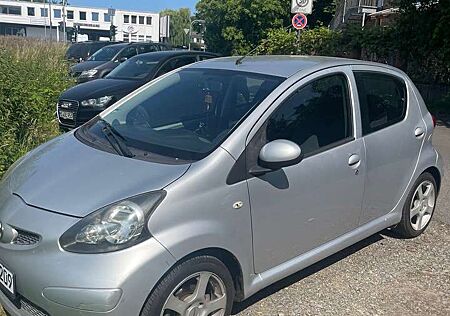 Toyota Aygo 1.0 benzin DEUTSCH AUTOS