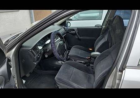 Opel Vectra 2.6 V6 Edition 2000