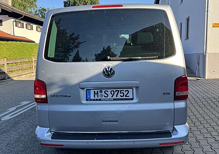 VW T5 Caravelle Volkswagen 2.0TDI 140PS LR DSG Comfortline