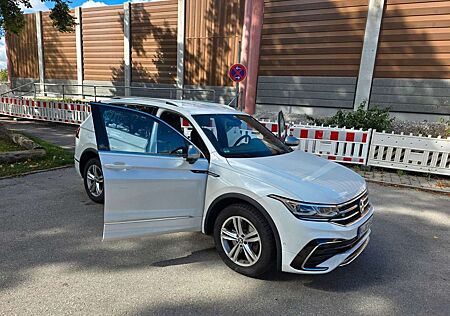 VW Tiguan Volkswagen +Allspace+2.0+TDI+SCR+4Motion+DSGR-Line