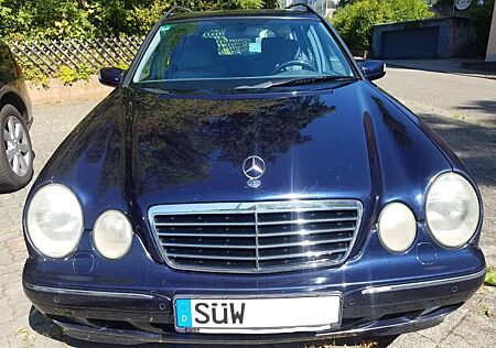 Mercedes-Benz 320 Advantage