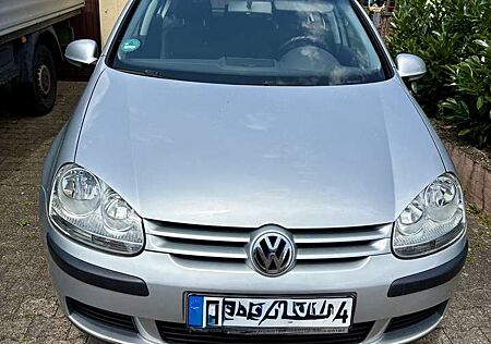 VW Golf Volkswagen 1.6 FSI Trendline