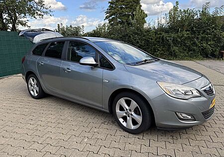 Opel Astra Sports Tourer Diesel 1.3 CDTI DPF ecoFLEX Sports Tourer Edition